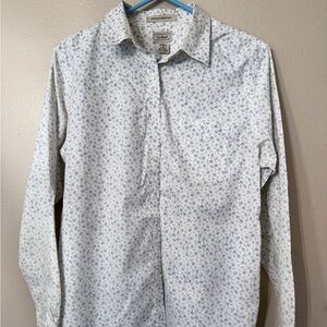 Women’s LL Bean Wrinkle Resistant Blue Floral Button Down Long Sleeve Shirt